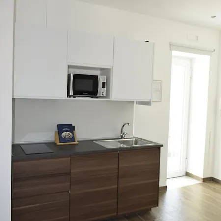 Metro Art Apartment