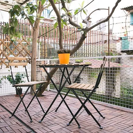 La Casa Del Nespolo, 2 Terrazzi E 2 Bagni In Centro Apartment *