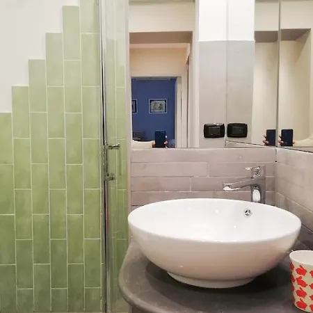 La Casa Del Nespolo, 2 Terrazzi E 2 Bagni In Centro Apartment Naples