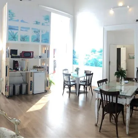 La Galleria Bed & Breakfast *