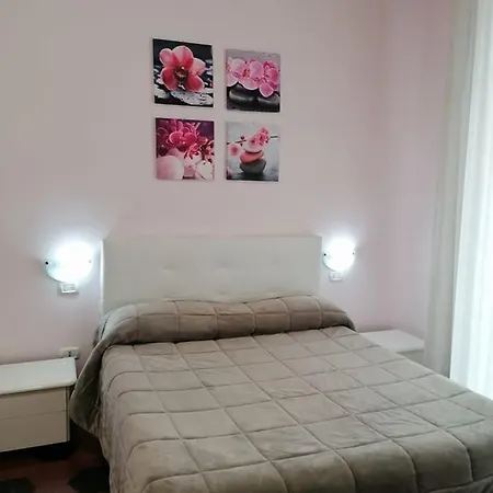 D'incanto A 2* Naples