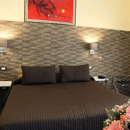 Hotel Art Piazza Carita' 4*