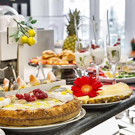 Hotel Art Piazza Carita' 4*