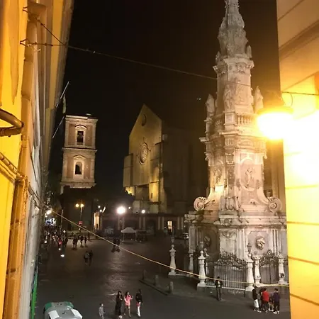La Casa Su Spaccanapoli Guest house