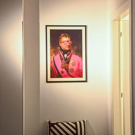 Apartment Ferdinando Arthouse Oversized Modern - By Gocce Team *