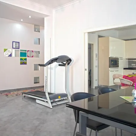 Ferdinando Arthouse Oversized Modern - By Gocce Team Apartment *