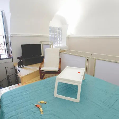 Anticaglia/24 Bed and Breakfast *