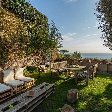 Hébergement de vacances Kamyhouse Una Tranquilla Struttura Nel Verde Naples
