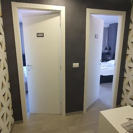 2b Fifteen Floor Neapol