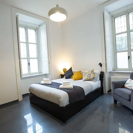 Apartment Il Giardinetto A Colori By Dimorra Naples