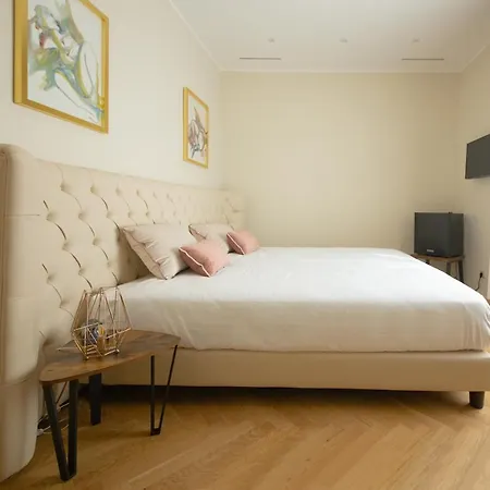 Casa Vittoria - Santa Lucia Bed & Breakfast 2*