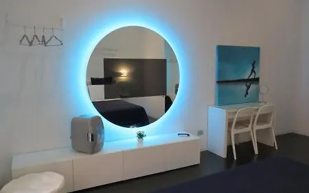 Bed and breakfast Skyhouse Chiatamone 2*
