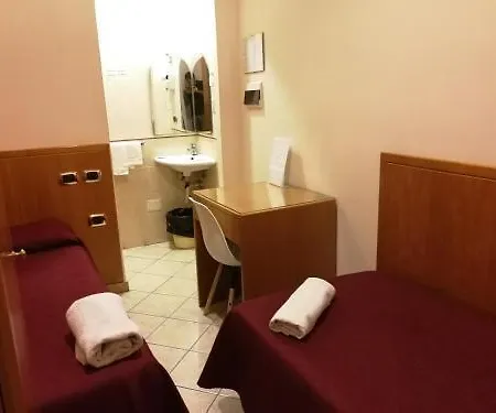 Hotel Zara 2*