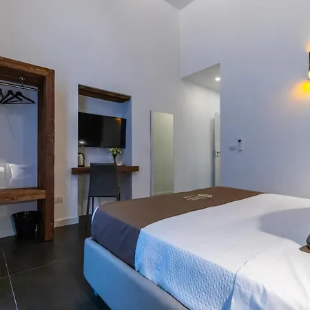 B&B Santa Chiara 나폴리