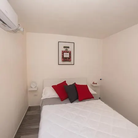 Donna Carmen Apartment Naples