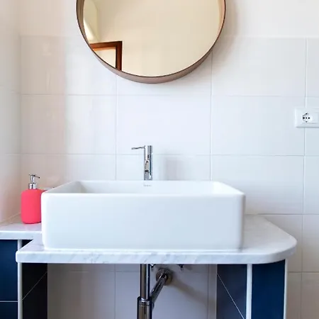 Allyoucantrip - Porto Guest house