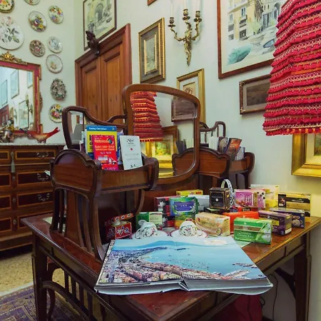 Atmosfere Del Centro Storico Неаполь