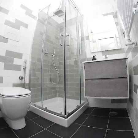 Mondo Suites Apartments דירה