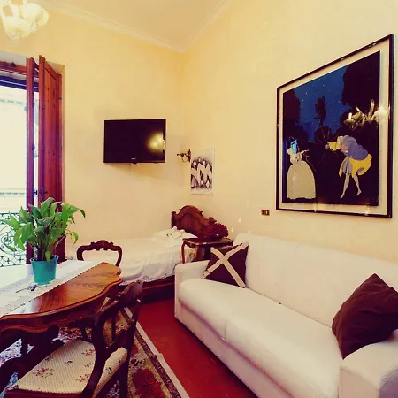 Atmosfere Del Centro Storico Неаполь