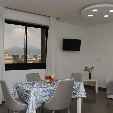 דירה Mondo Suites Apartments *