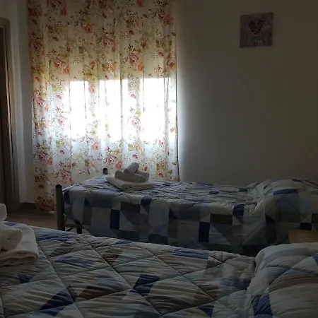 Bed & Breakfast Casa Le Ali - Fraternita E Spiritualita Nel Cuore Di Naples