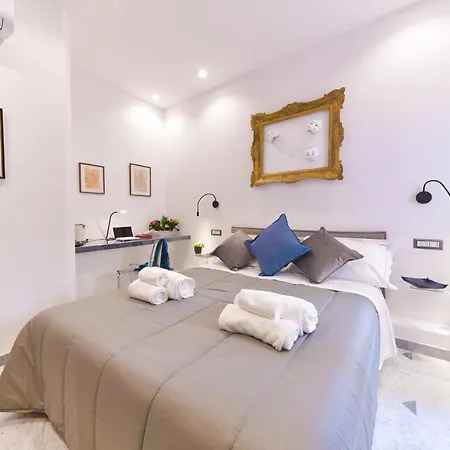 Domus 42 Naples
