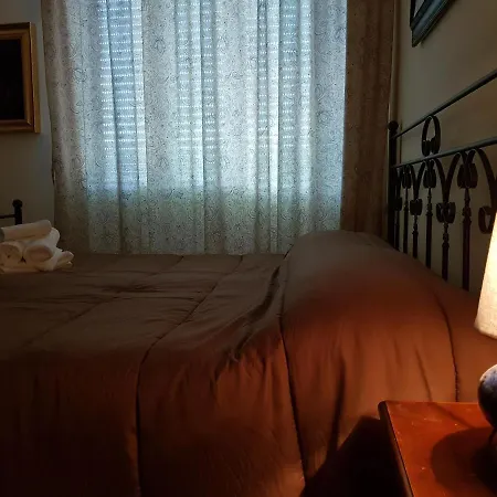 Casa Le Ali - Fraternita E Spiritualita Nel Cuore Di Bed & Breakfast Naples