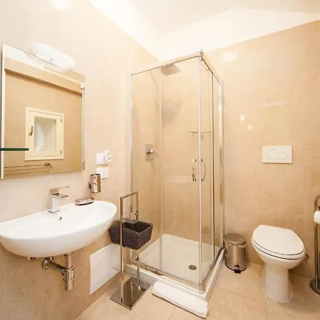 Apartment Palazzo Marigliano - Serviced Naples