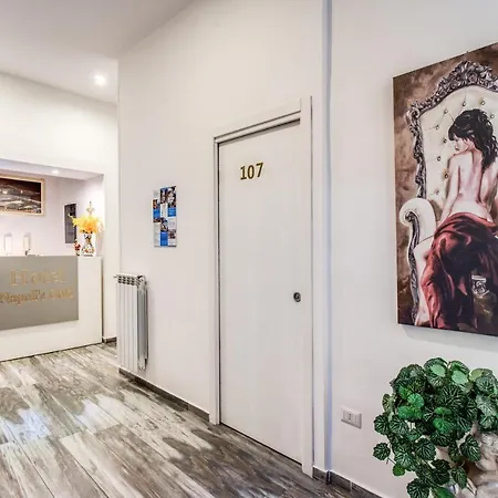 Guest house Napoli's Gold 4*