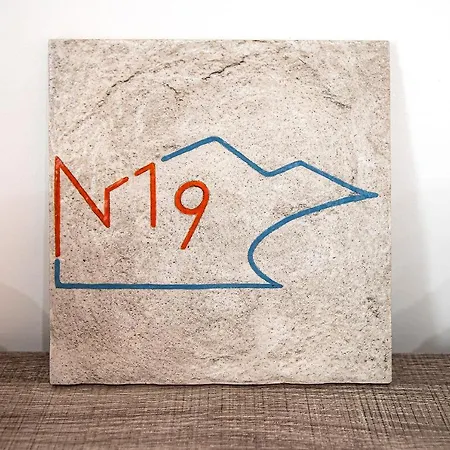 Napul'e 19 2* Napoli