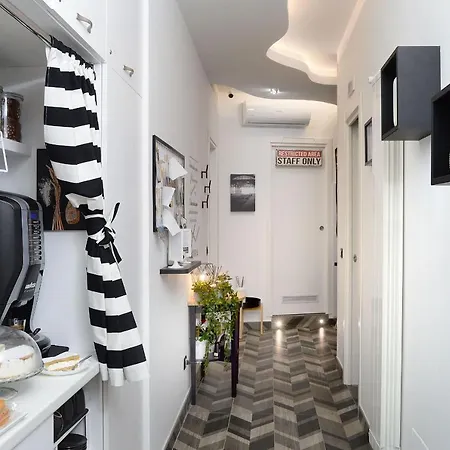 Bed & Breakfast Station *