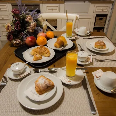 In San Domenico Maggiore 3 Bed and breakfast *