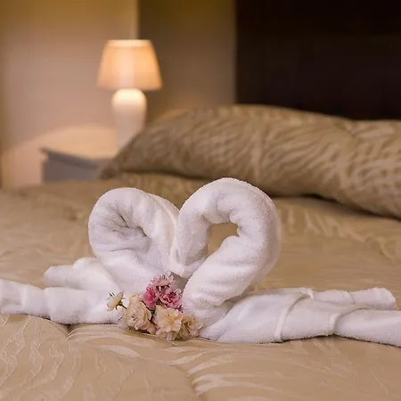 Glamour B&B Bed & Breakfast