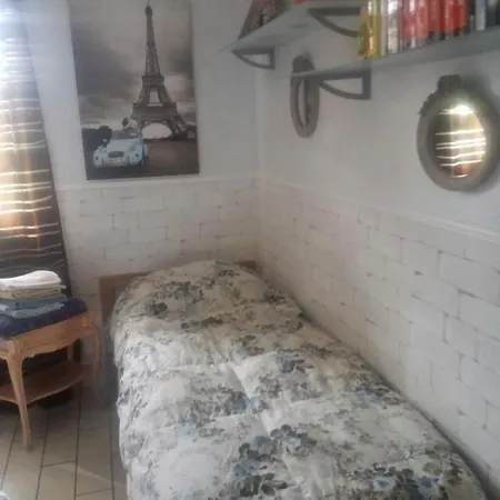 Spina Nocleg ze śniadaniem Neapol