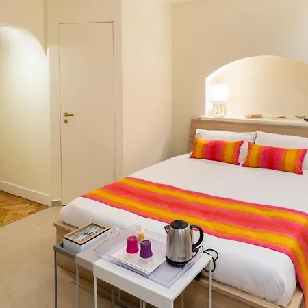 Bed & Breakfast Baru In Chiaia