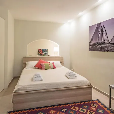 Bed & Breakfast Baru In Chiaia *