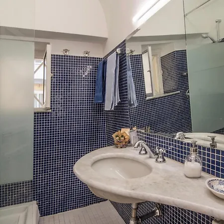 Bed & Breakfast Baru In Chiaia Naples
