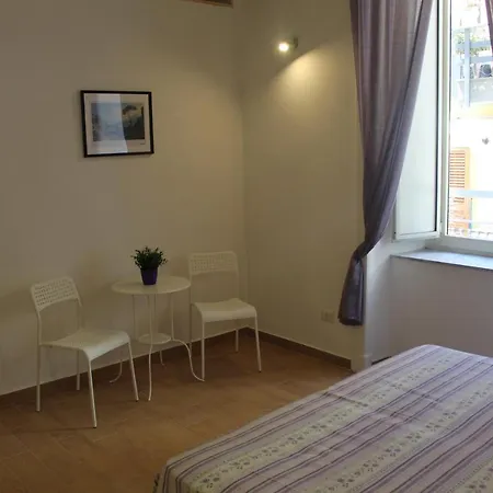 Casa Laura Oliva Mancini *