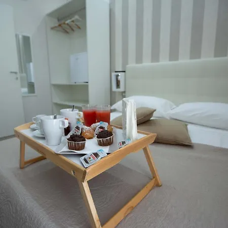 Philip Royal 3* Naples
