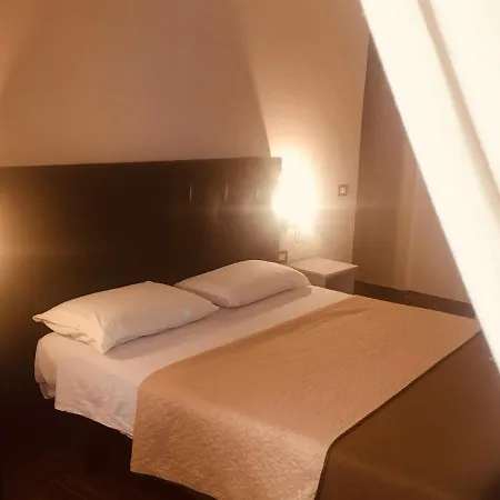 Bed & Breakfast La Storia Di Naples