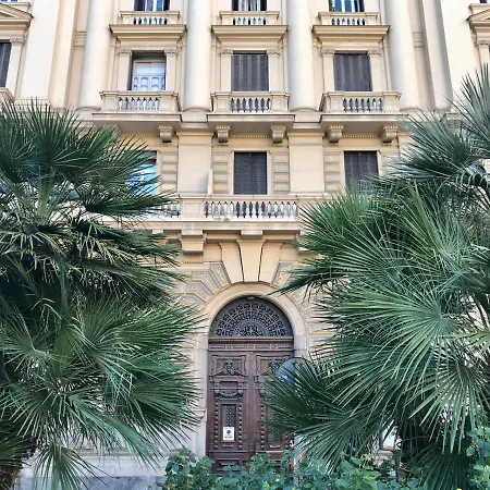 Oscar Apartment