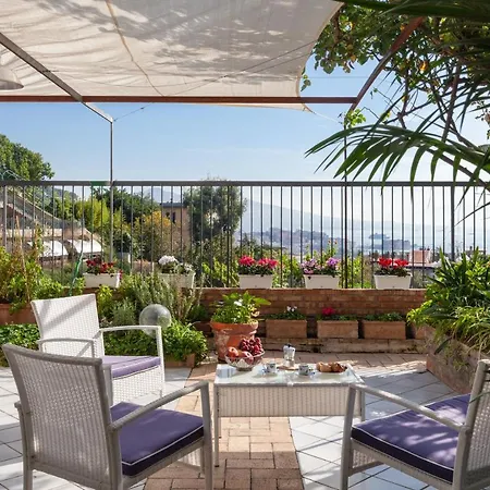 Casa Rosa - Sea View & Terrace * Neapel