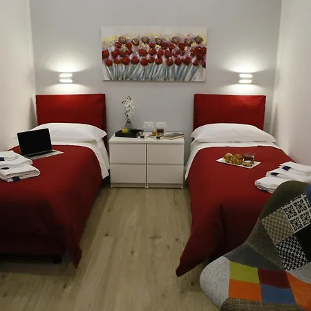 Porta San Gennaro Bed & Breakfast 2*