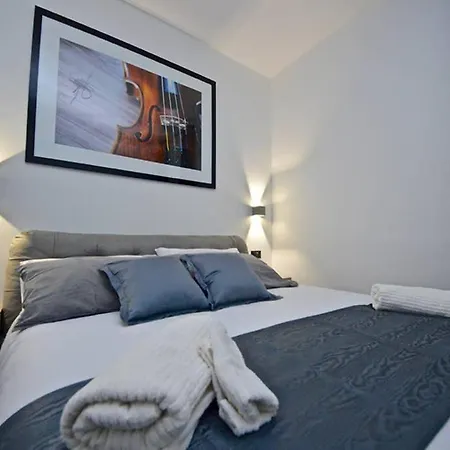 Quarantotto Apartment