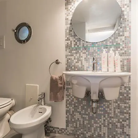 Apartment Vesuvio With Sea View By Wonderful Italy