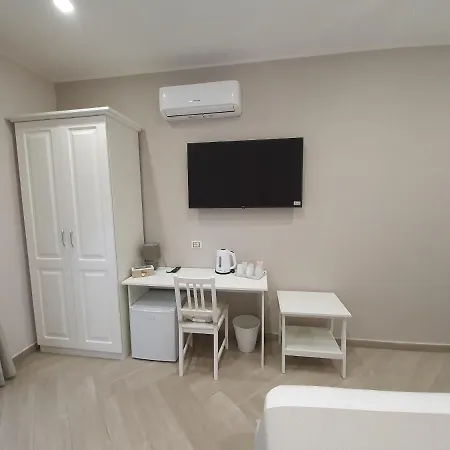 Dimora Costantino Bed & Breakfast Naples