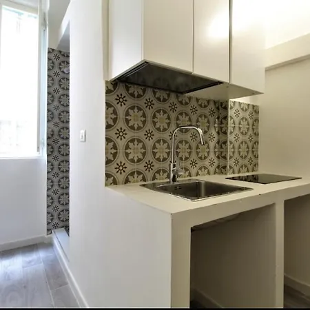 Central Guest House Apartment *