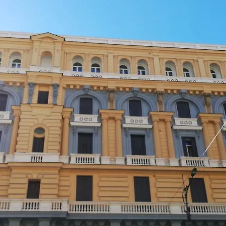 Mariana Luxury * Naples