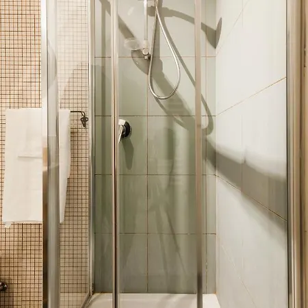 Apartment Moderno Nel Centro Storico Naples