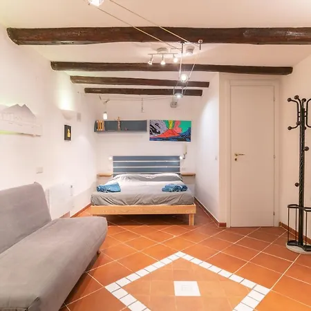 Holiday home Donnare Casavacanza - Historic Center Of Naples